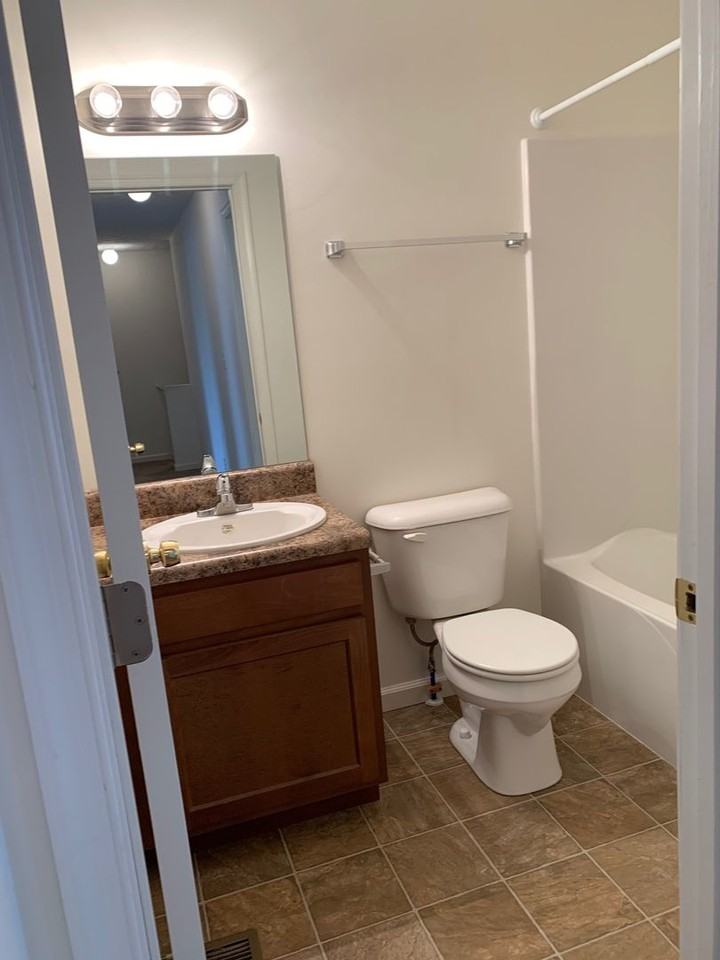 20 Station Ln Ne - Photo 7 of 11