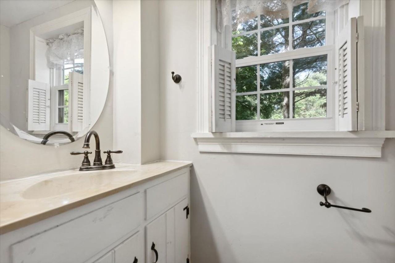 3539 Skippack Pike - Photo 5 of 22