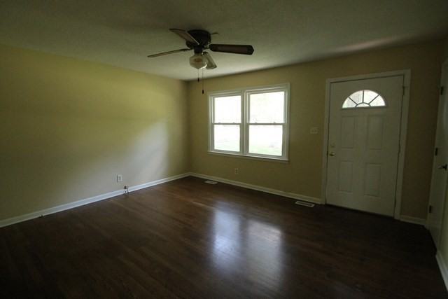 4010 Crestview Dr - Photo 4 of 7