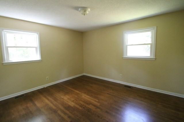 4010 Crestview Dr - Photo 5 of 7