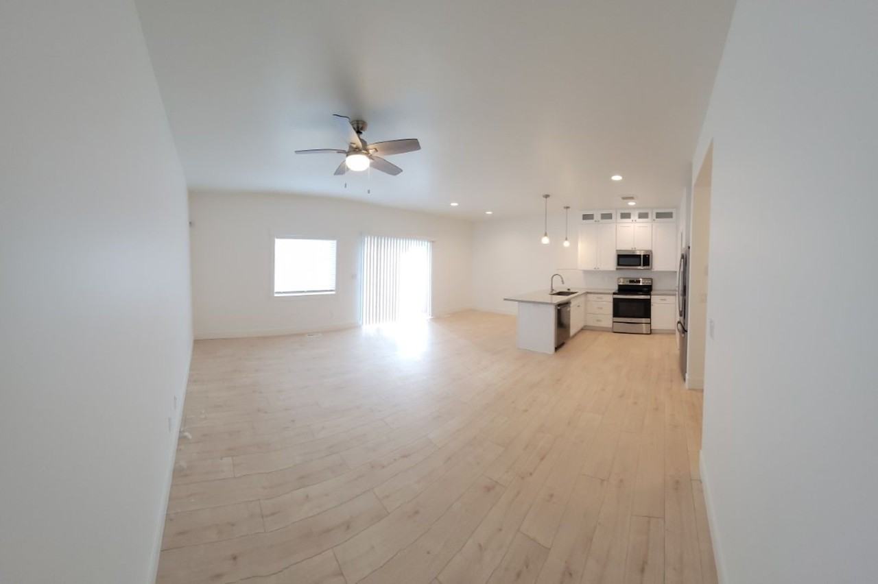413 Huckleberry Ln - Photo 3 of 19