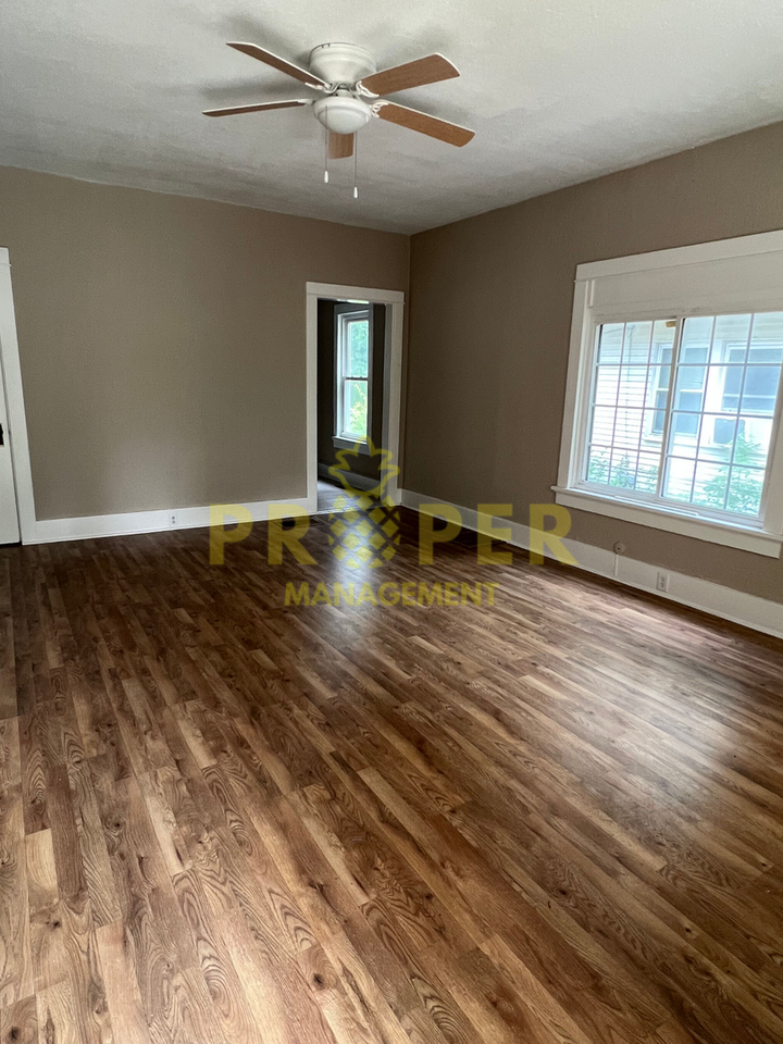 229 S Ardmore Ave - Photo 3 of 9