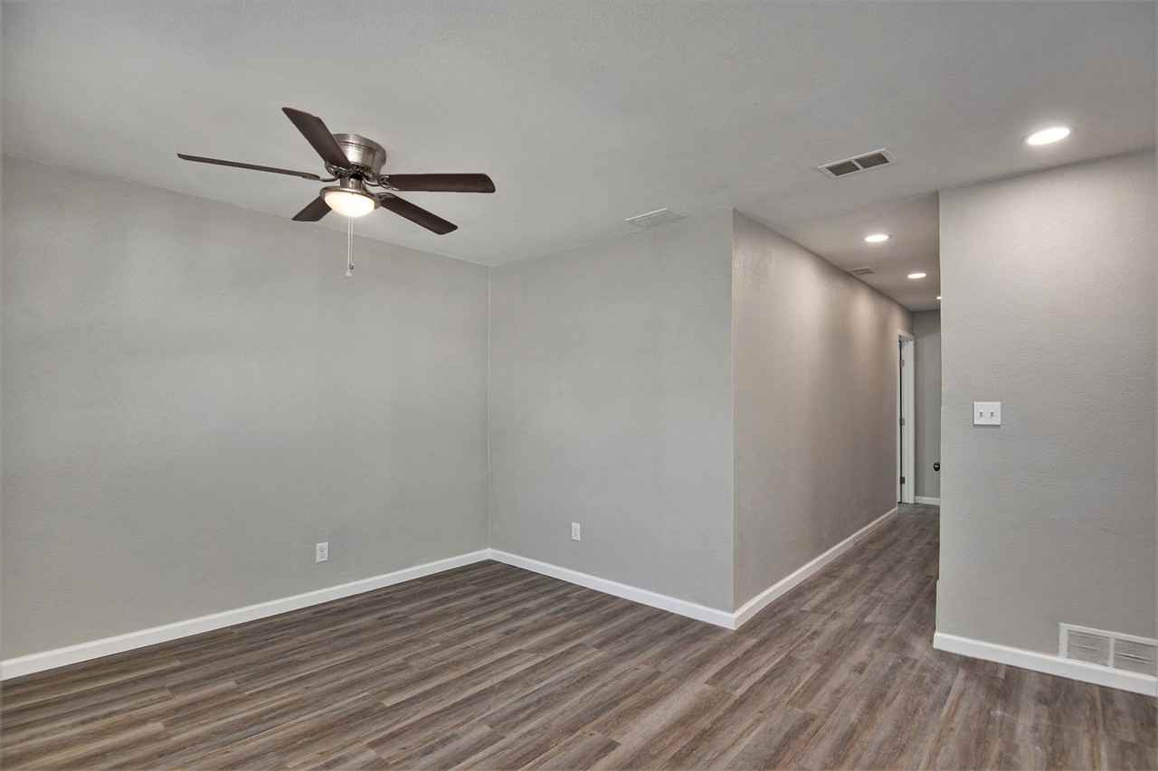 408 Dawson Cir #B - Photo 7 of 23