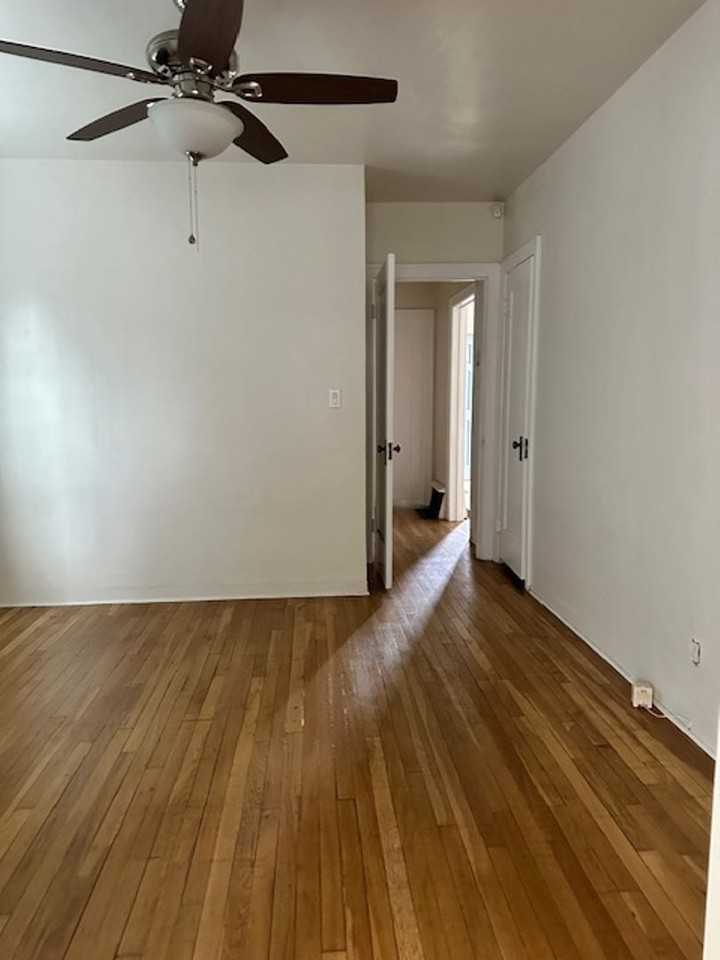 438 E Maple St - Photo 7 of 10