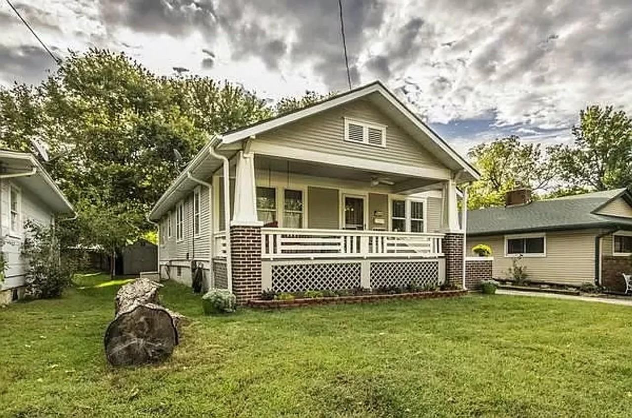 832 S Rogers Ave - Photo 2 of 15