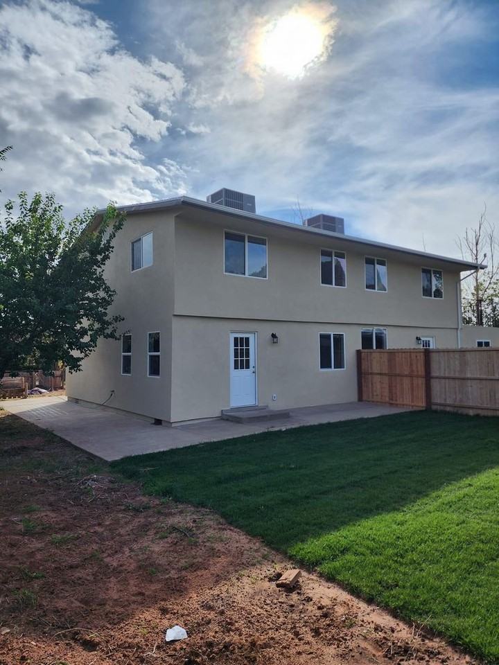 340 E Field Ave - Photo 2 of 21