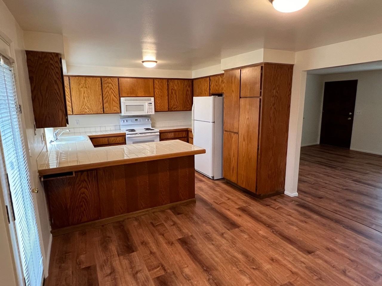 1670 Best Ln - Photo 5 of 25