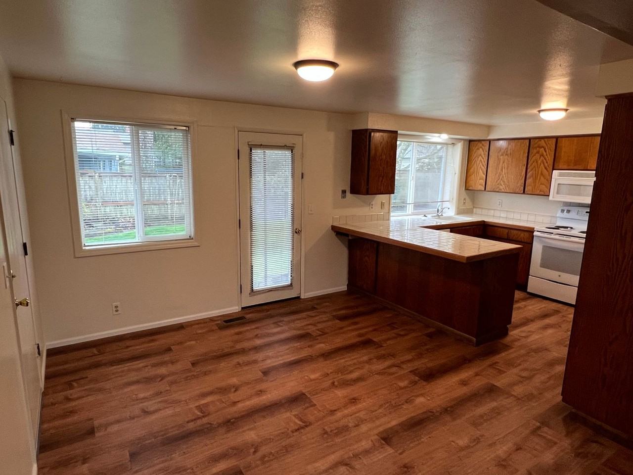 1670 Best Ln - Photo 6 of 25