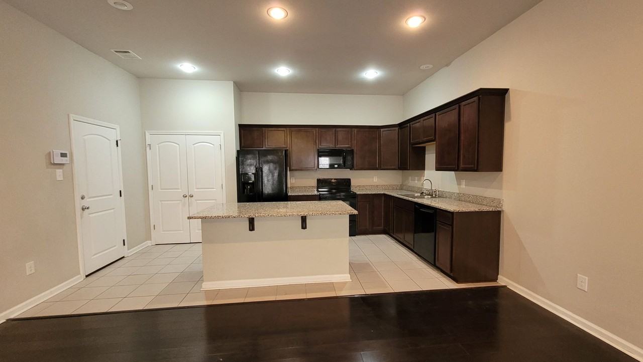 14419 Tanya Dr - Photo 3 of 9