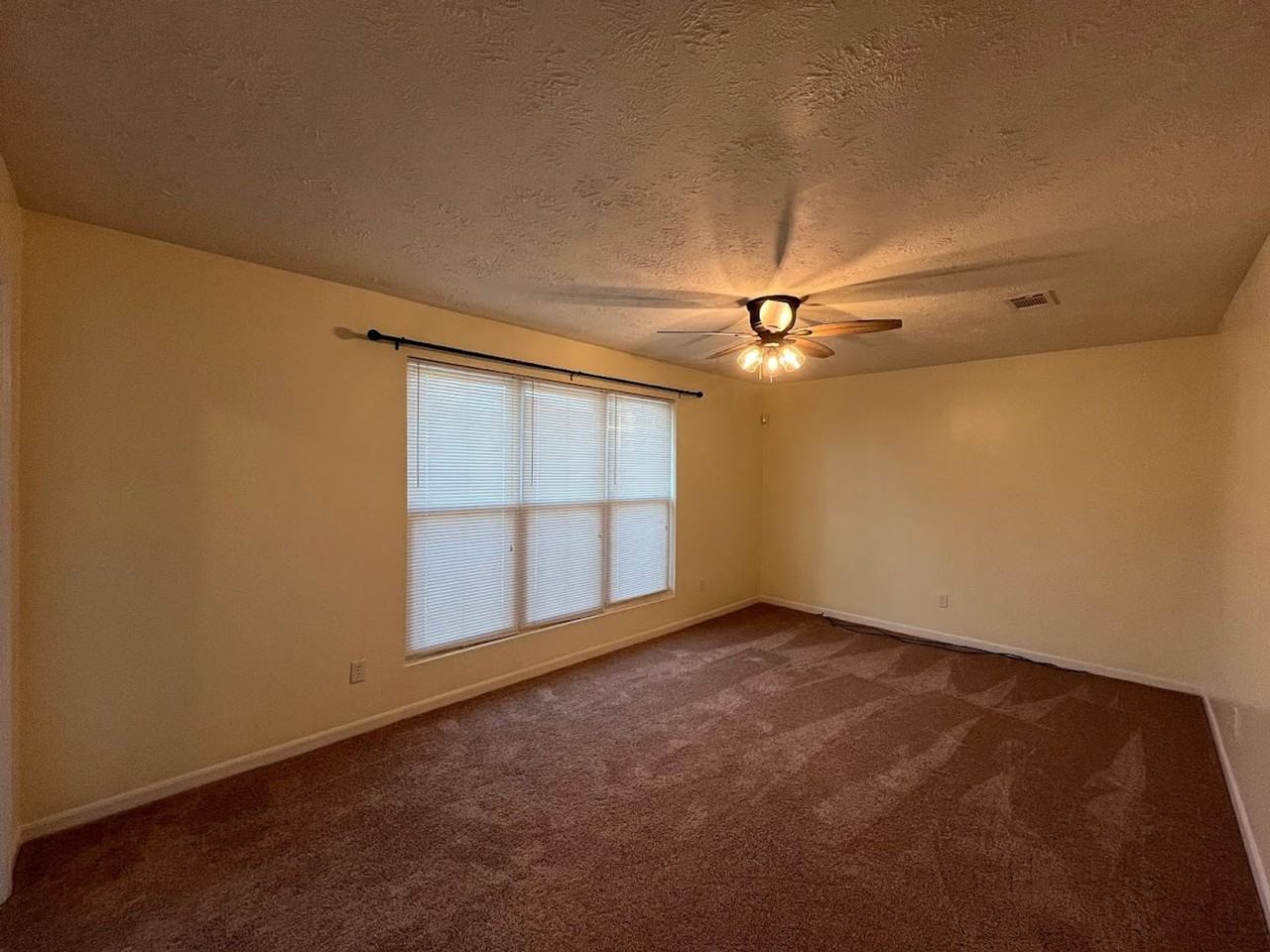 3756 Fairington Dr - Photo 3 of 14