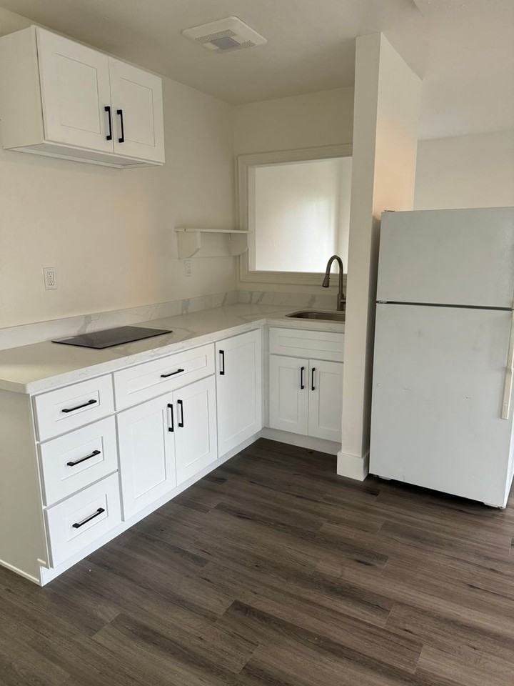 1035 Mt View Blvd - Photo 3 of 15
