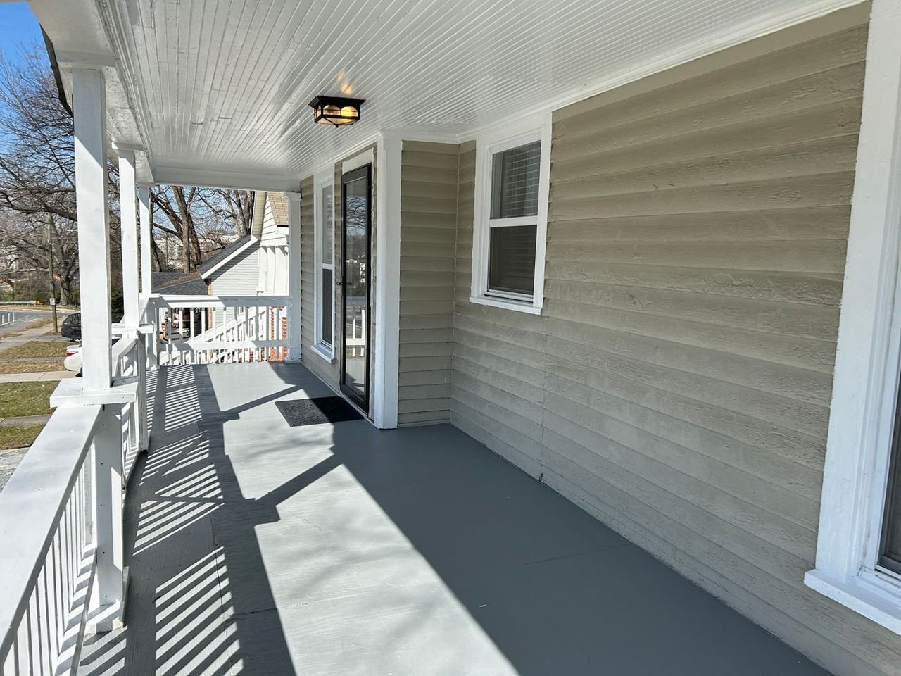 823 Parkwood Ave - Photo 2 of 15