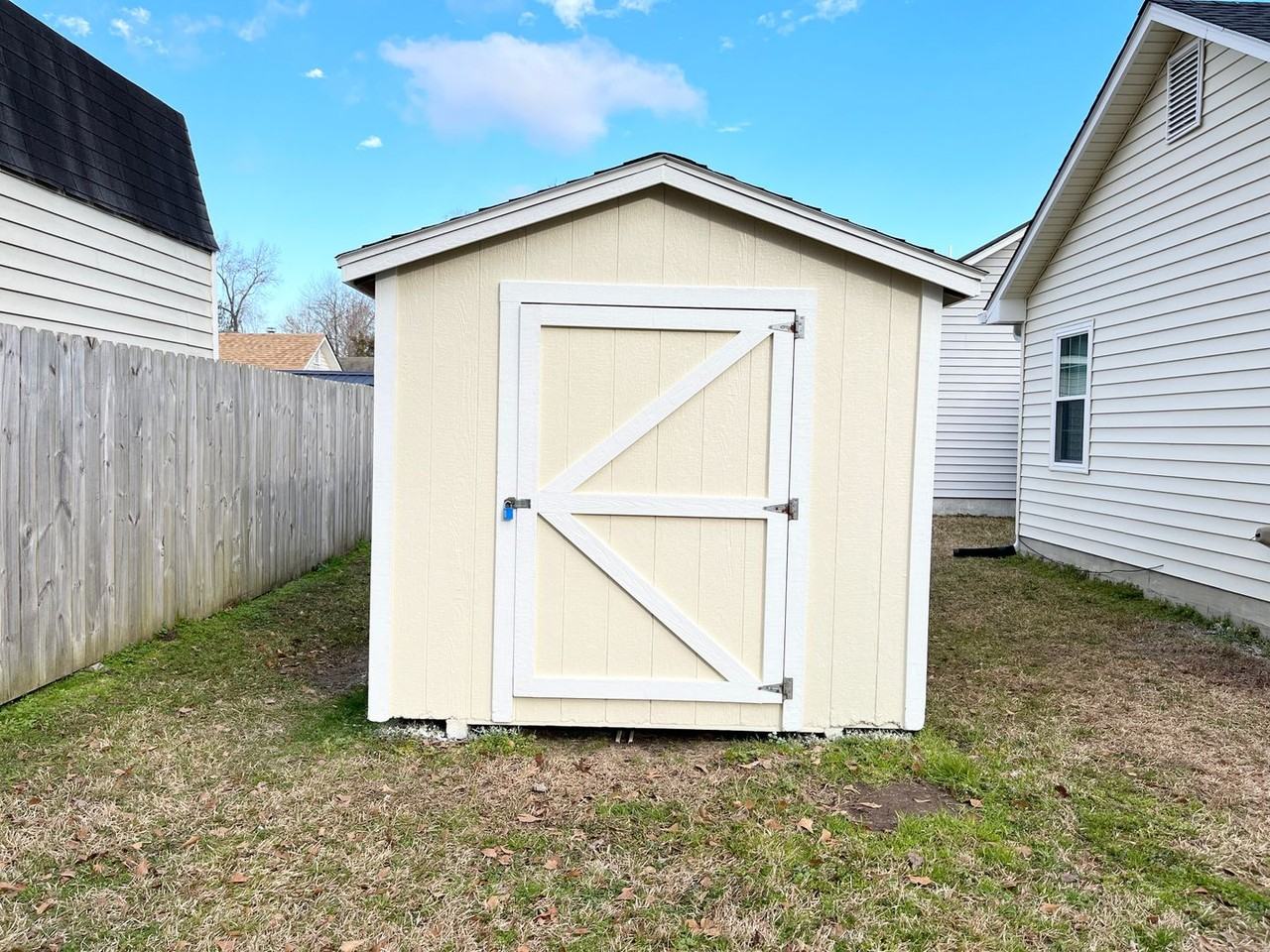 209 Oakwood Ln - Photo 2 of 16