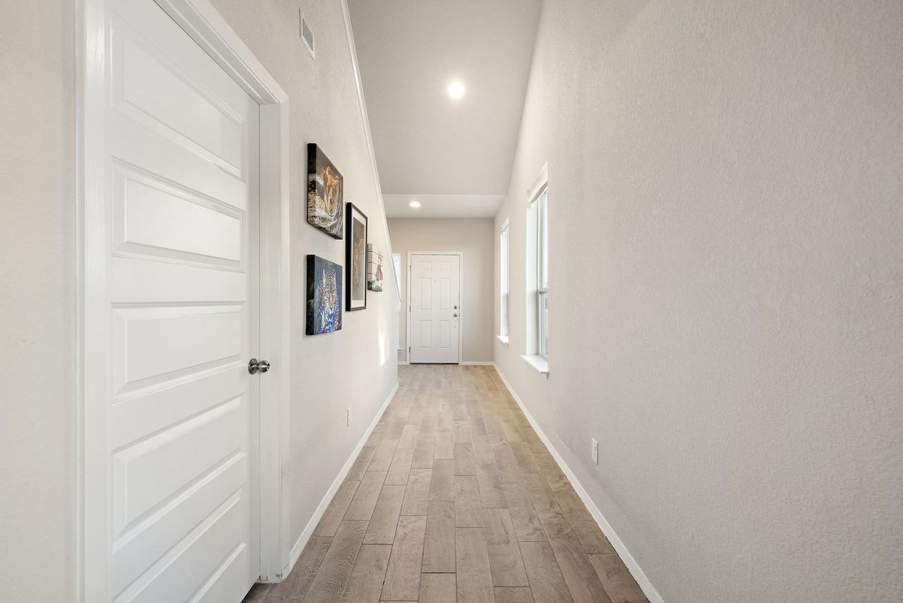 408 Black Opal Dr - Photo 7 of 50