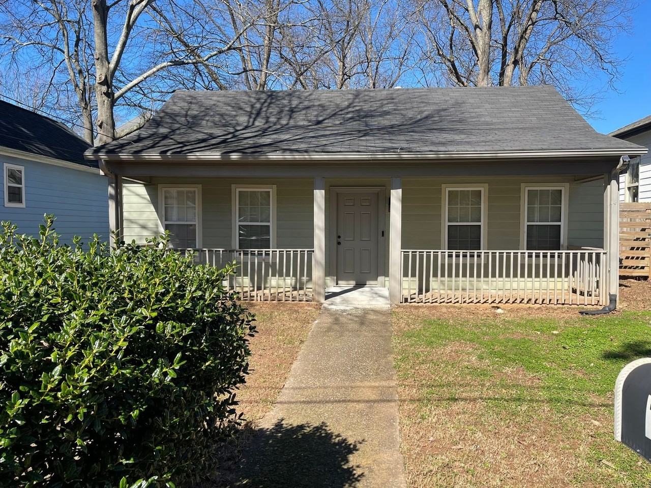 108 Bisbee Ave Se - Photo 2 of 21