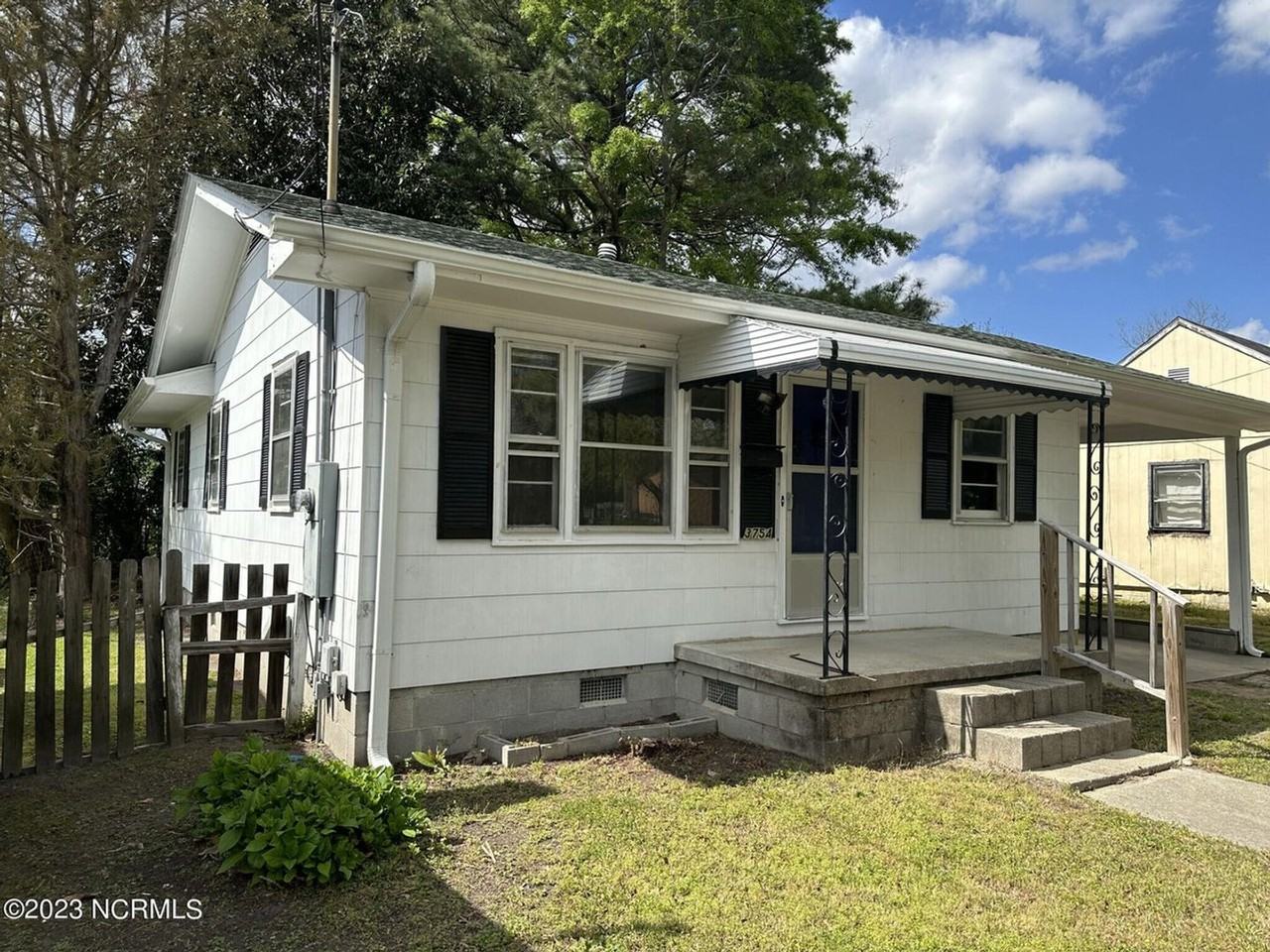 3754 Cameron St - Photo 3 of 17