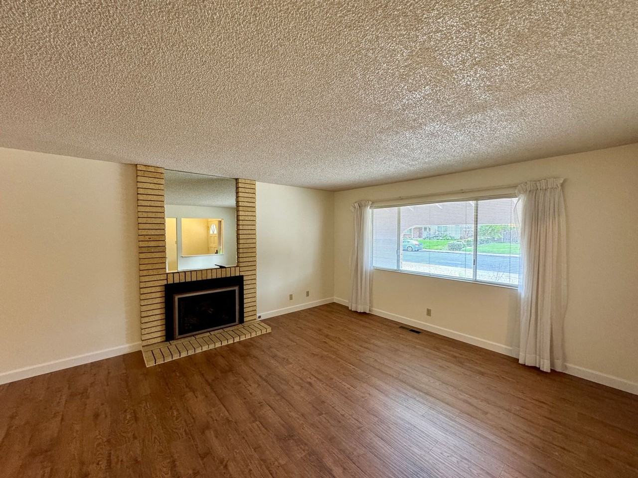 622 Wimbledon Rd - Photo 3 of 25