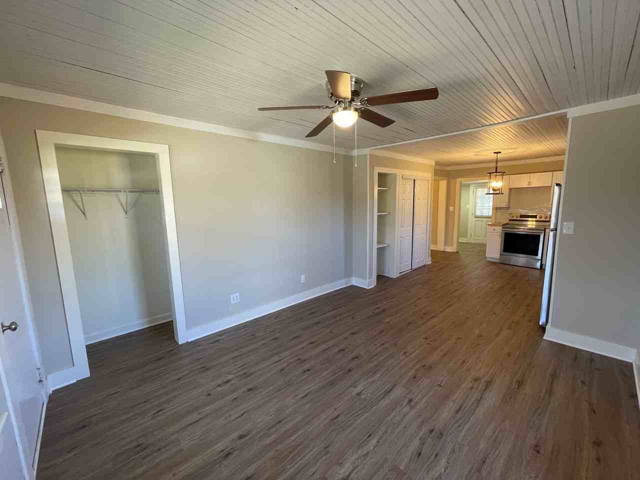 612 E Sanders Rd - Photo 2 of 15