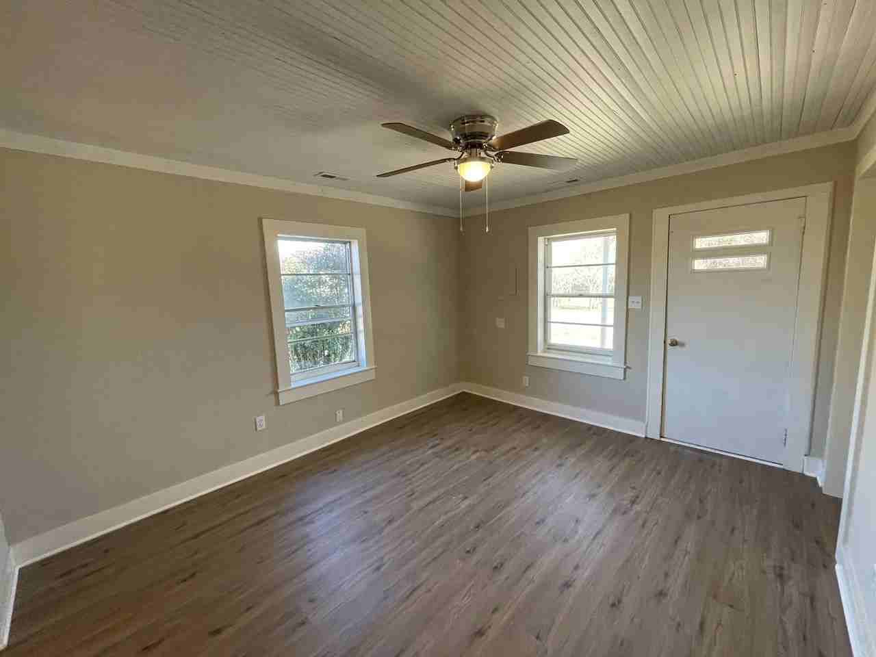 612 E Sanders Rd - Photo 3 of 15