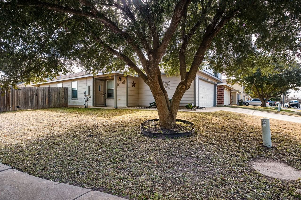2807 Crownover St - Photo 3 of 24