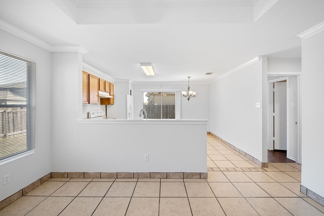 2807 Crownover St - Photo 5 of 24