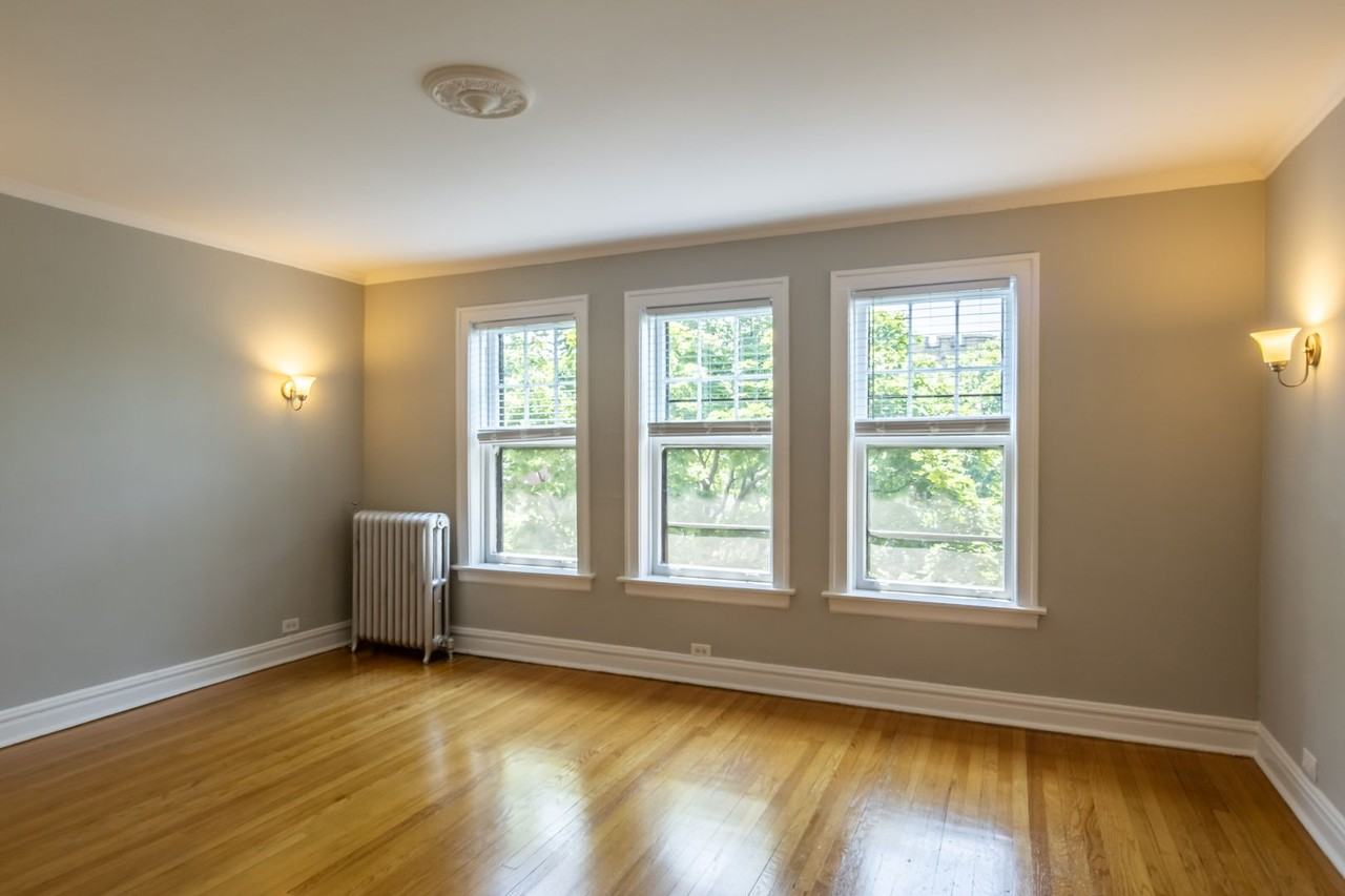 1623 W Thome Ave #3 - Photo 5 of 12