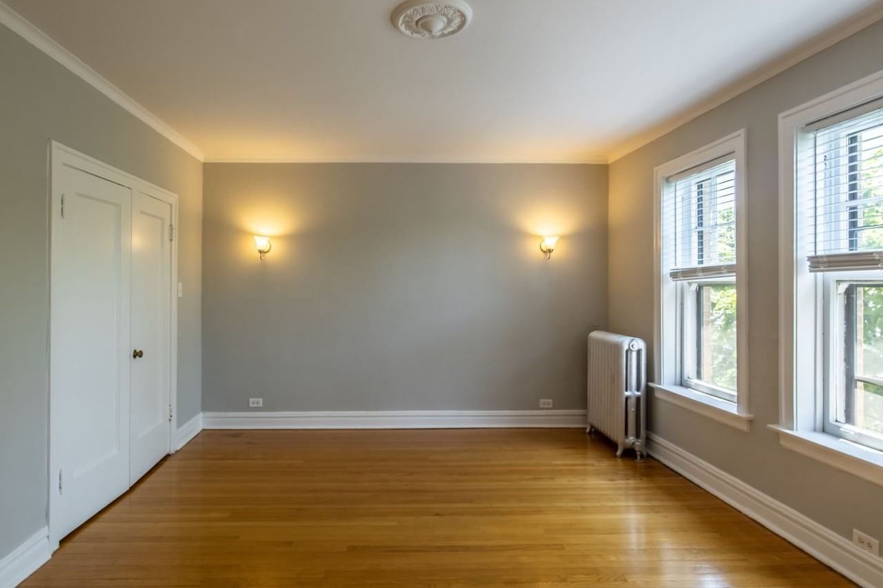 1623 W Thome Ave #3 - Photo 6 of 12