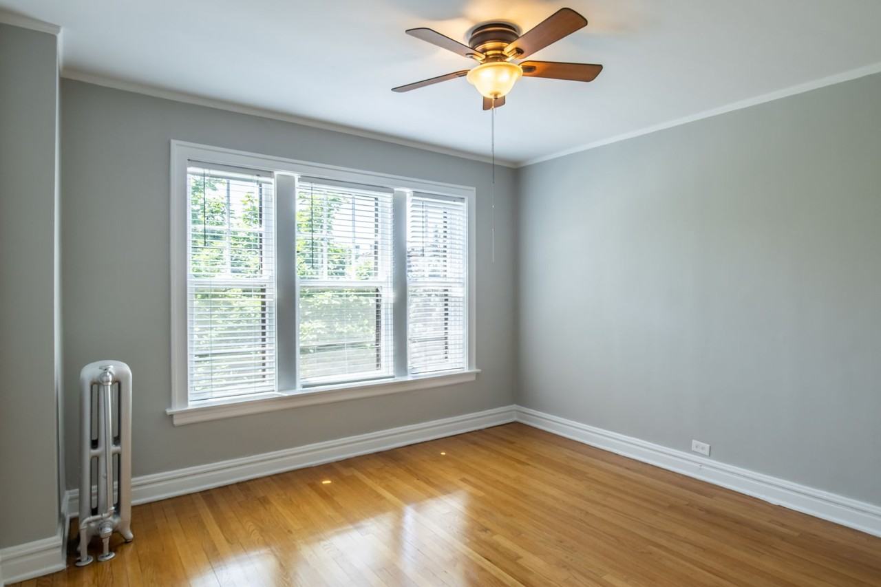 1623 W Thome Ave #3 - Photo 7 of 12
