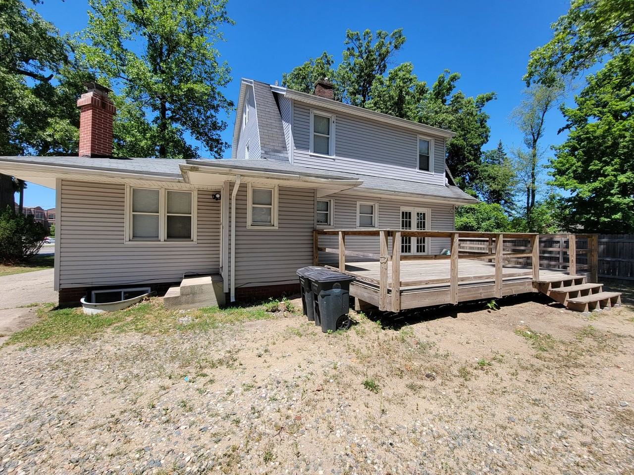 1444 S Bend Ave - Photo 2 of 30