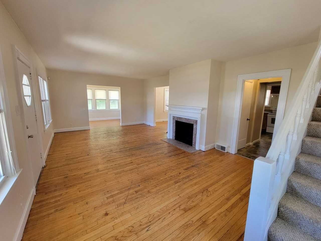 1444 S Bend Ave - Photo 7 of 30