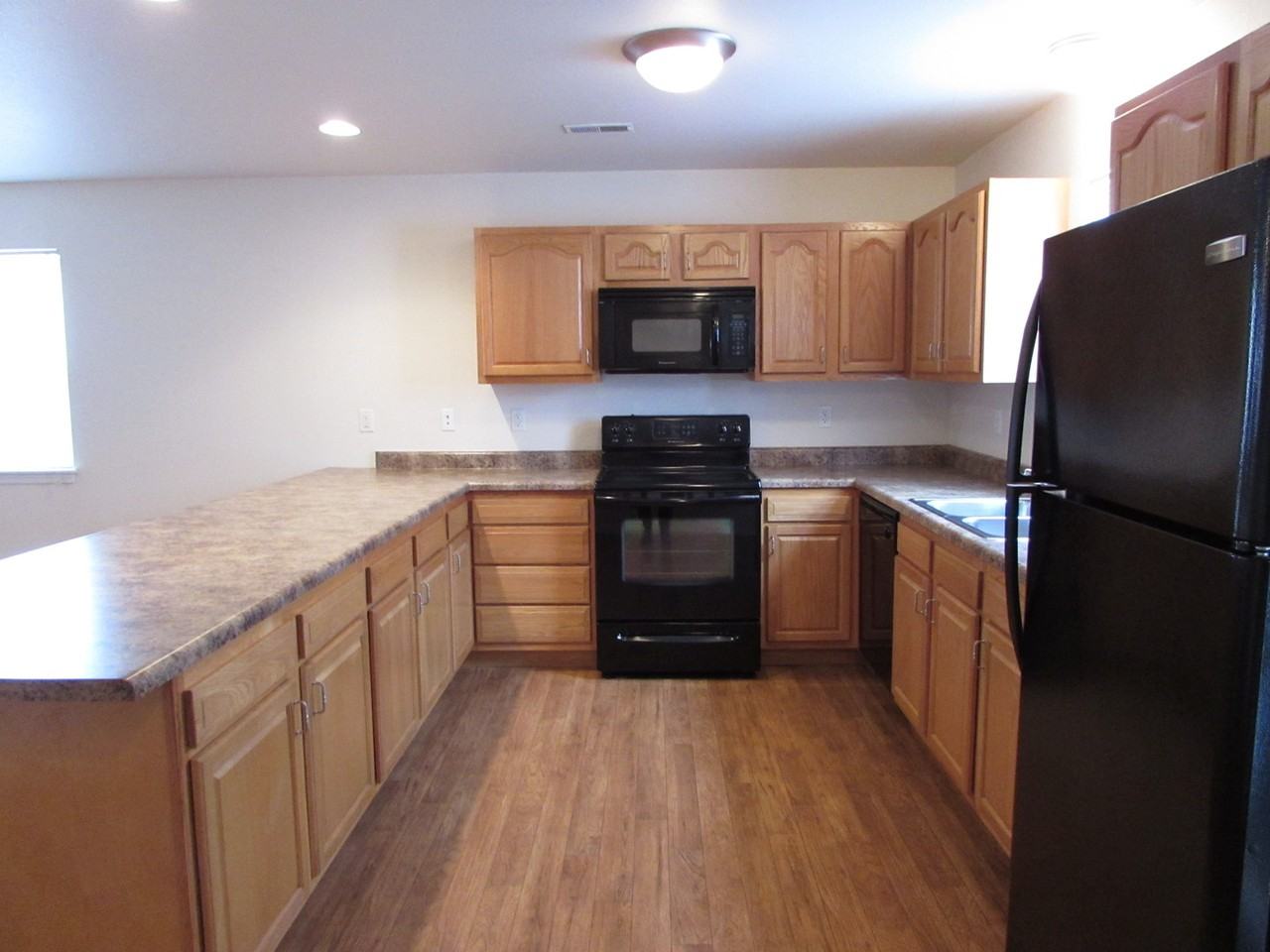 124 Andrews Dr - Photo 6 of 26