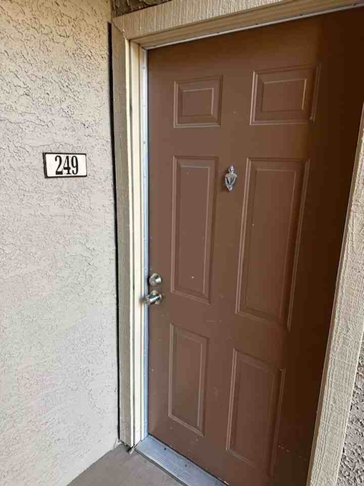 5206 River Glen Dr - Photo 2 of 11