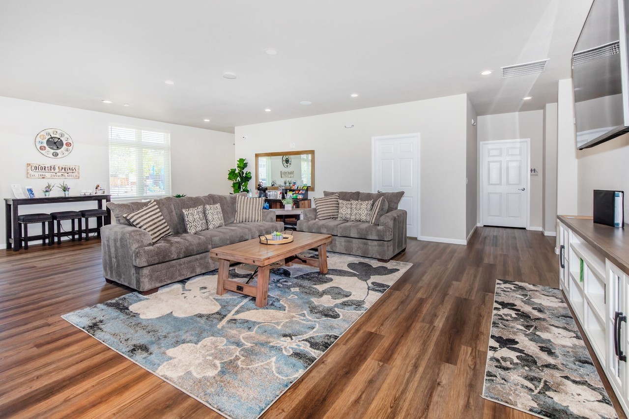 Ascent Apartments - Photo 6 of 6