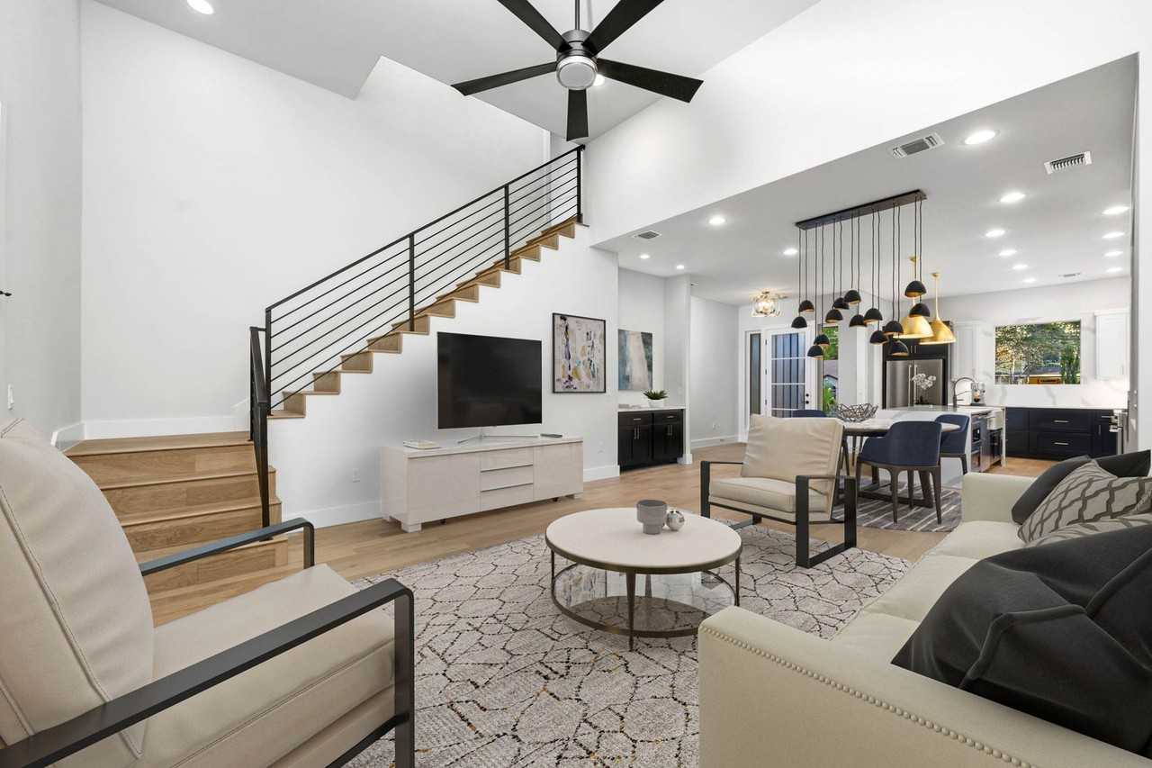 407 El Paso St - Photo 3 of 50