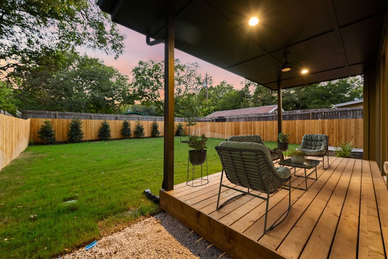 407 El Paso St - Photo 5 of 50