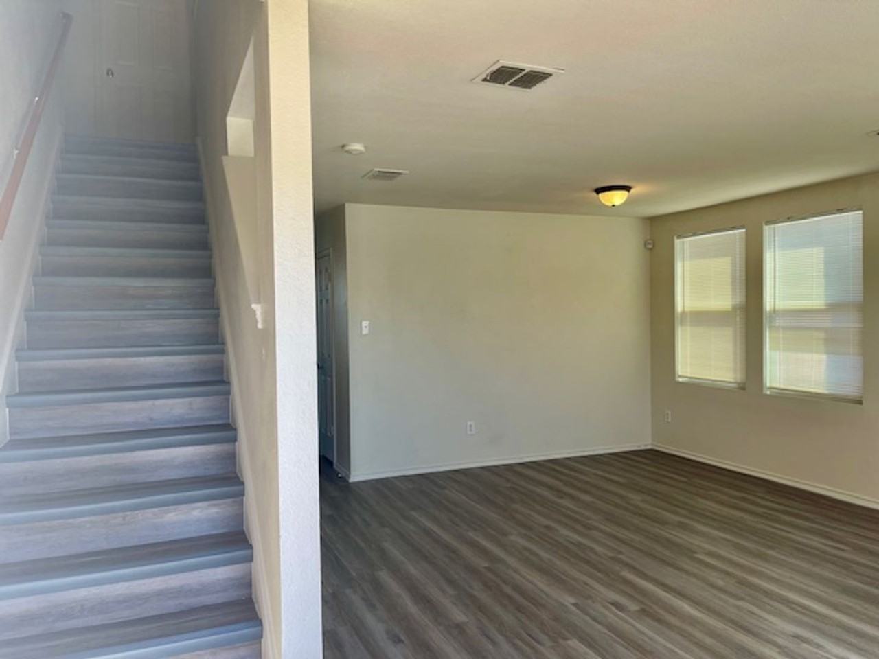 820 Wrigley Drive - Photo 2 of 35