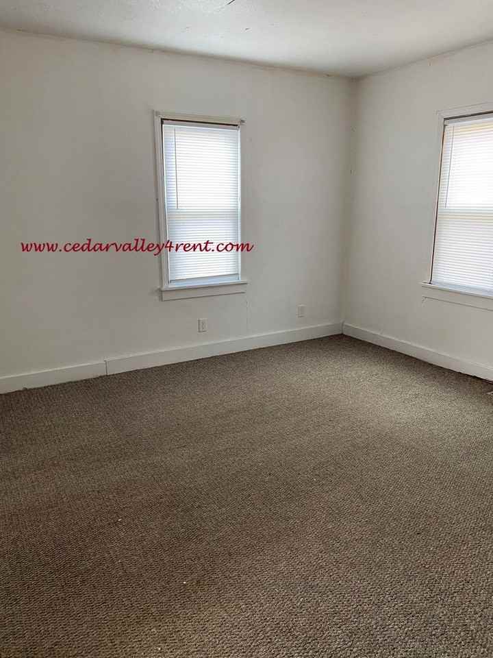 635 Hope Ave - Photo 2 of 10