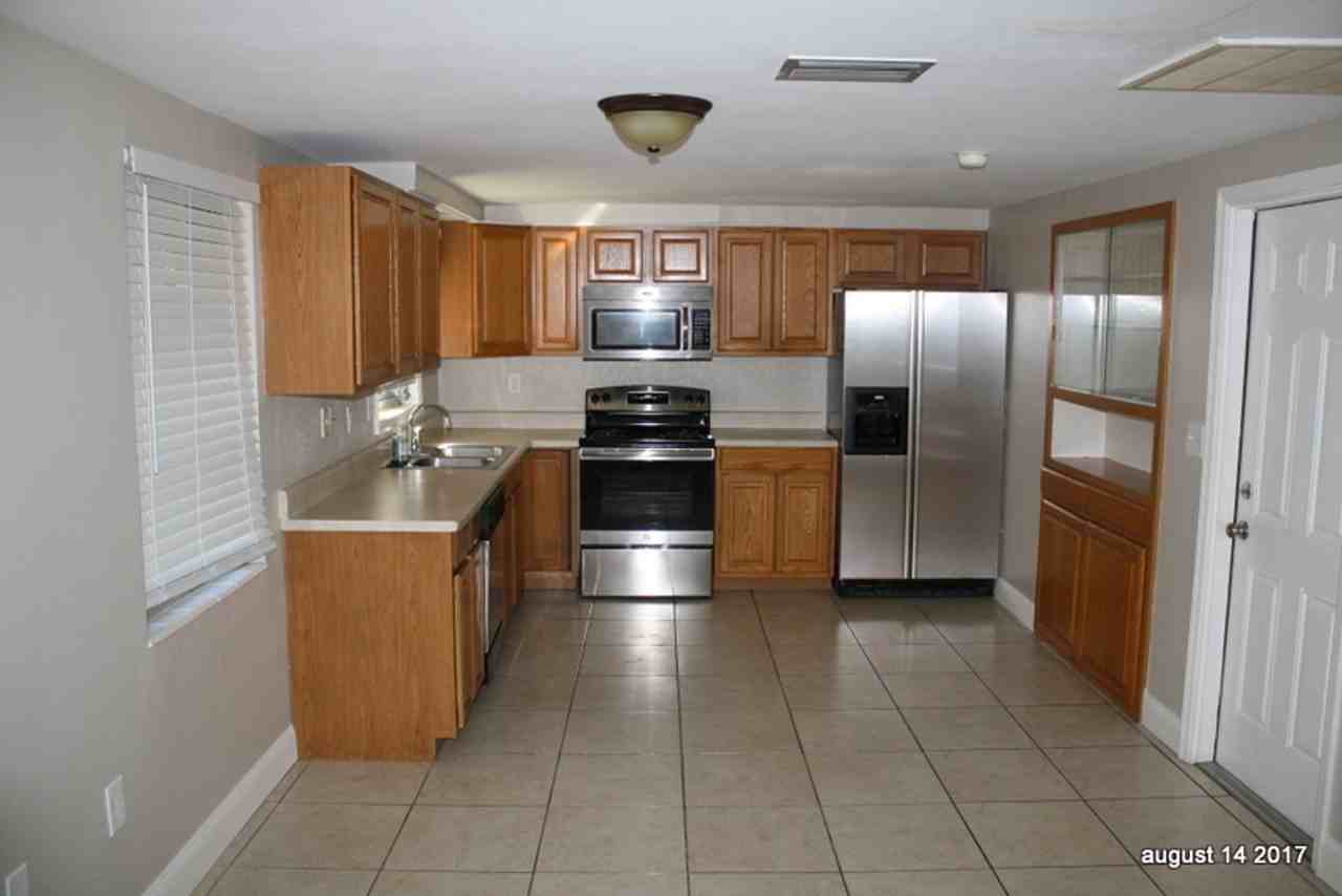 5814 Embay Ave - Photo 3 of 15