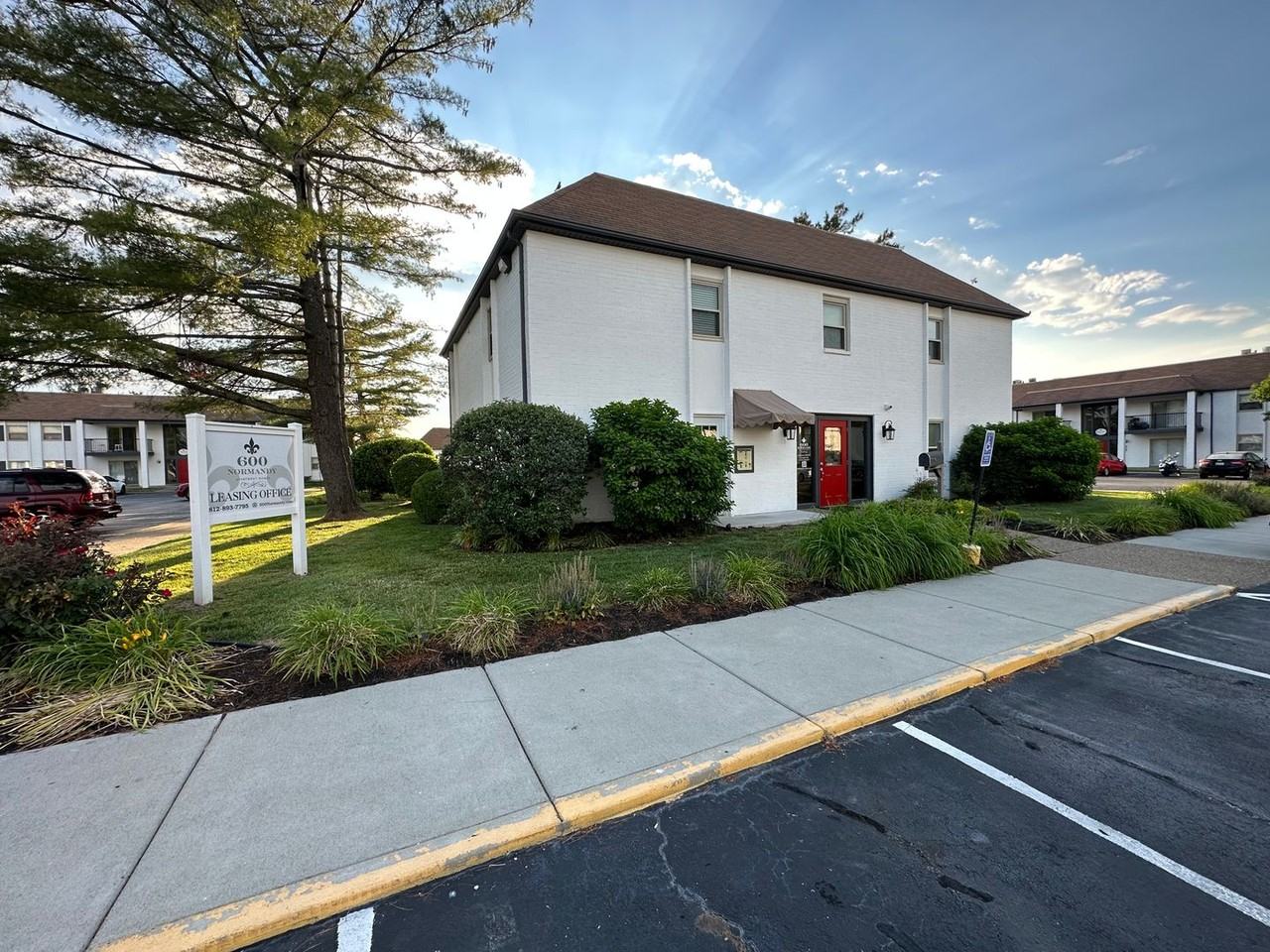 5564 E Virginia St - Photo 4 of 29