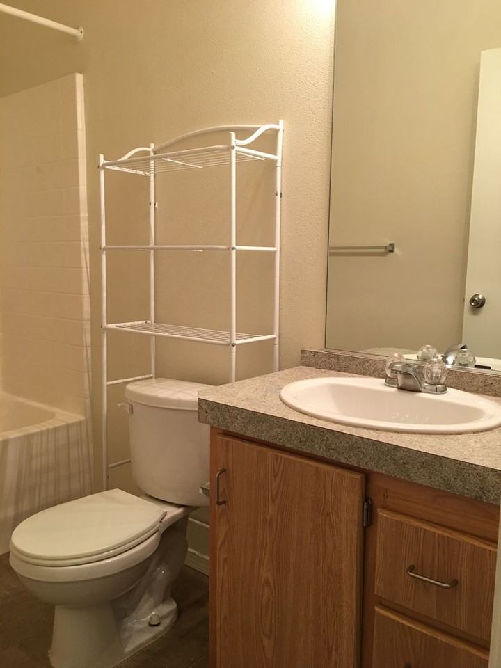 5293 Bridgewater Dr - Photo 7 of 17