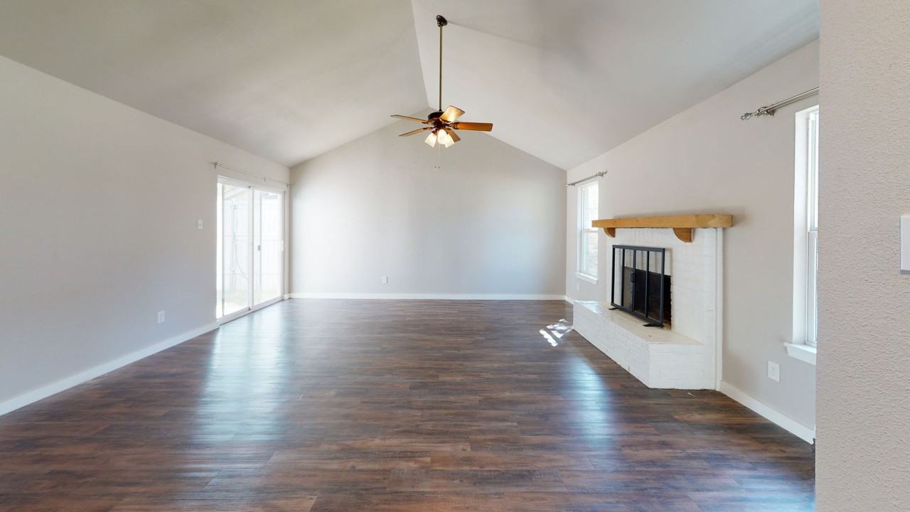 1903 Wagon Gap Dr - Photo 3 of 15