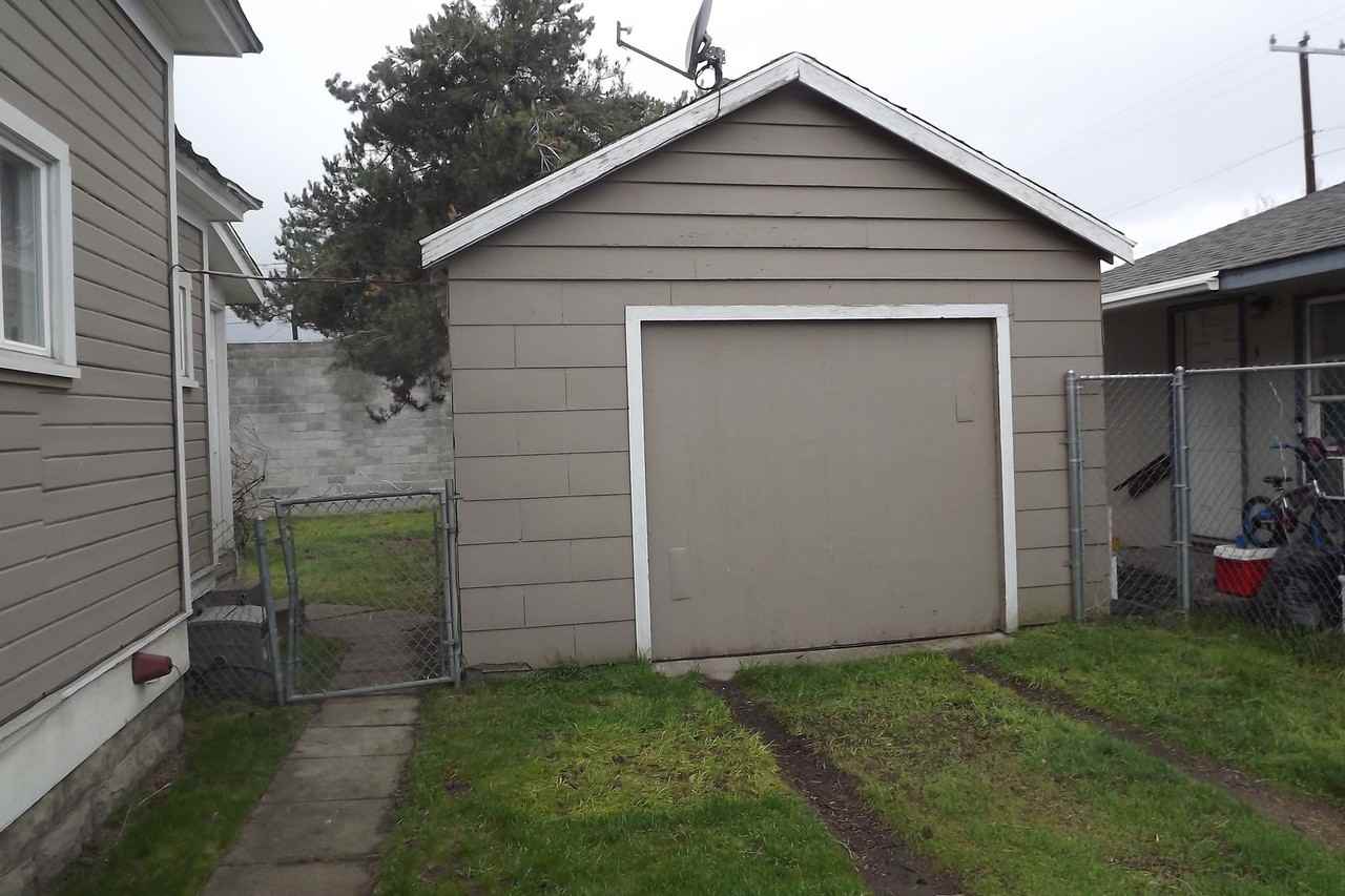 409 Southwest 8th Street - Photo 2 of 17