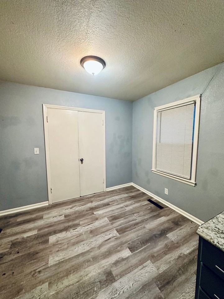 4215 E 54th St - Photo 3 of 5