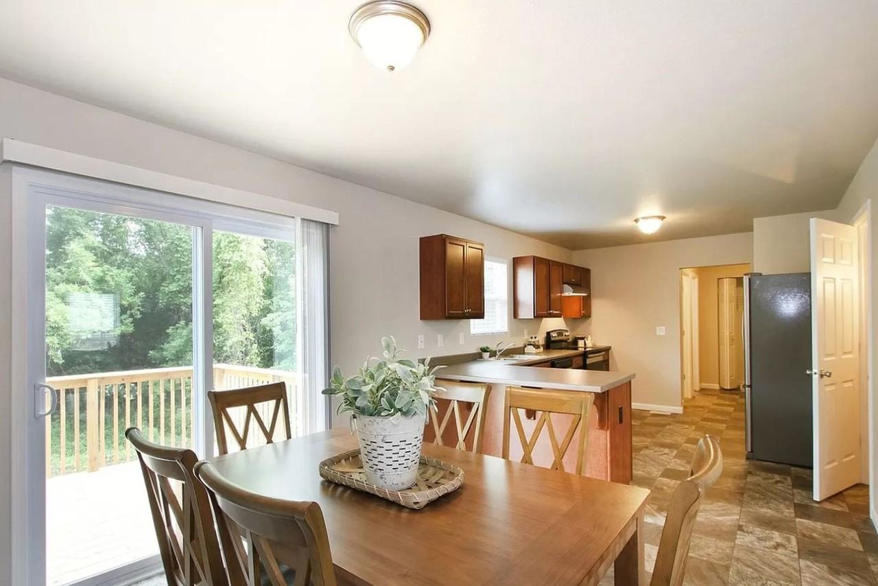8861 Dealer Dr - Photo 3 of 21