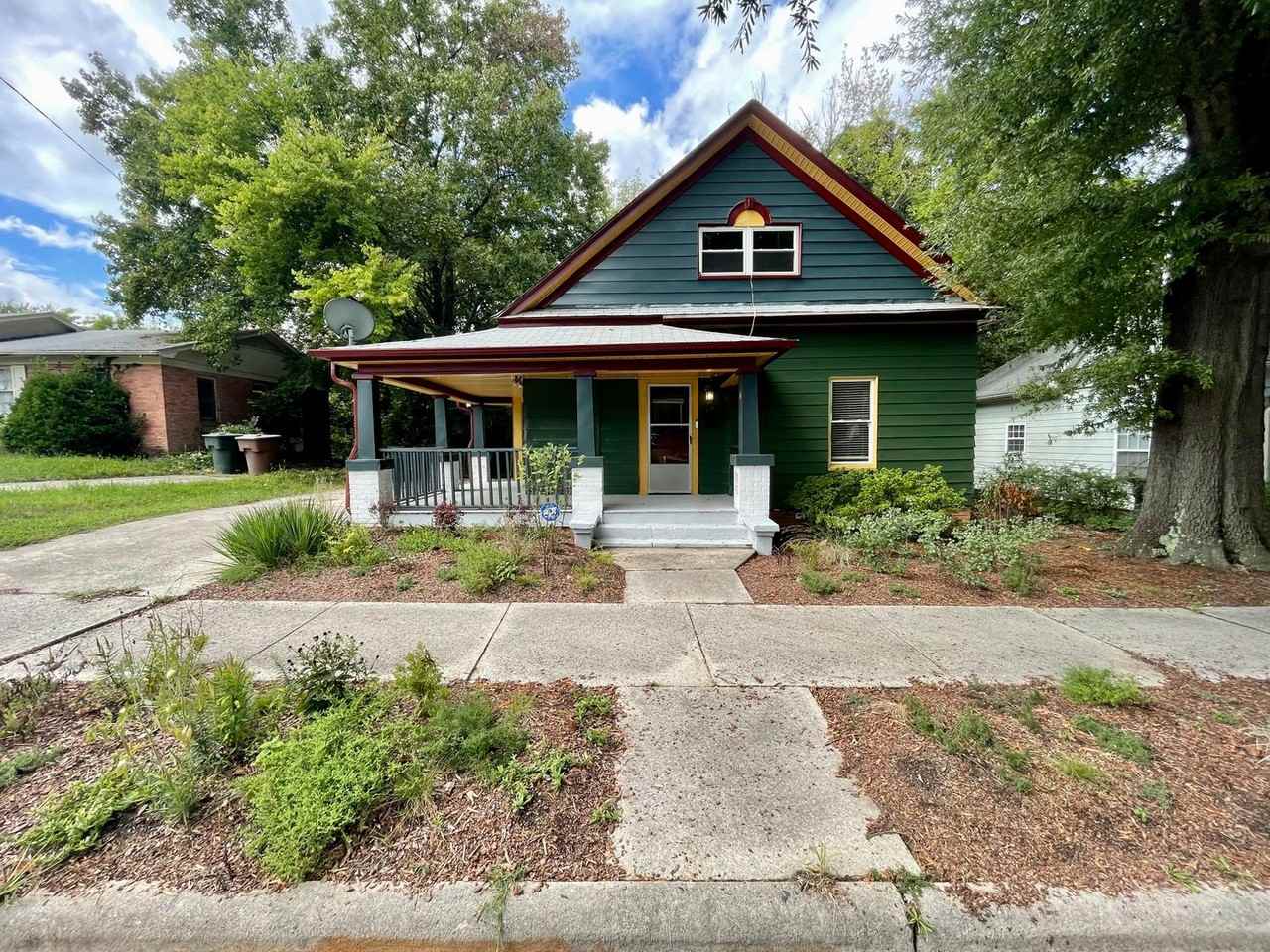 313 Beech St - Photo 2 of 28