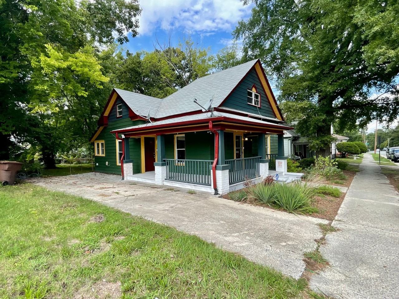 313 Beech St - Photo 2 of 23
