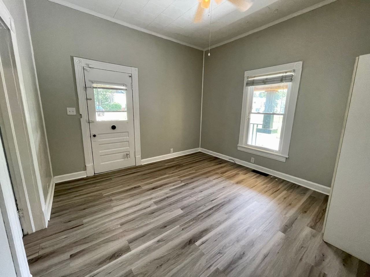 313 Beech St - Photo 4 of 23