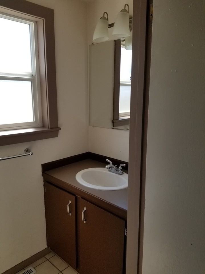 120 N 55th Ave - Photo 4 of 22