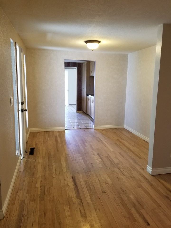 120 N 55th Ave - Photo 6 of 22