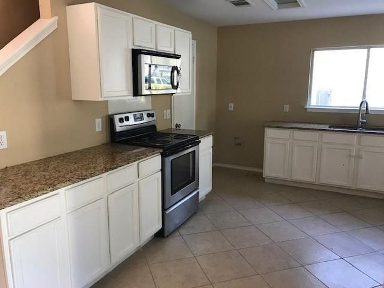 10501 Garbacz Dr - Photo 5 of 10